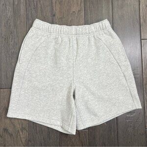 Lululemon NWOT Scuba Mid-Rise Oversized Short 7" Heathered Core Ultra Light Grey